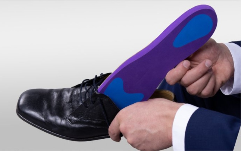 Как облегчить боли при пяточной шпоре - роль ортопедических стелек и обуви