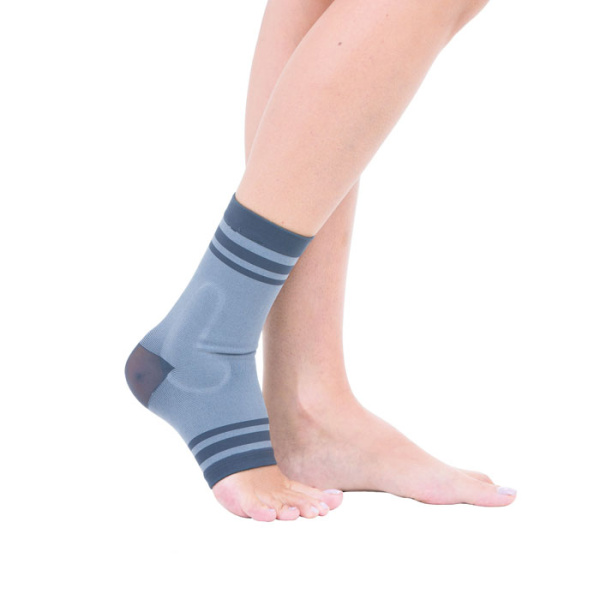 Бандаж компрессионный на голеностопный сустав с силиконовыми вкладышами Т.46.11 (Т-8611) Trives